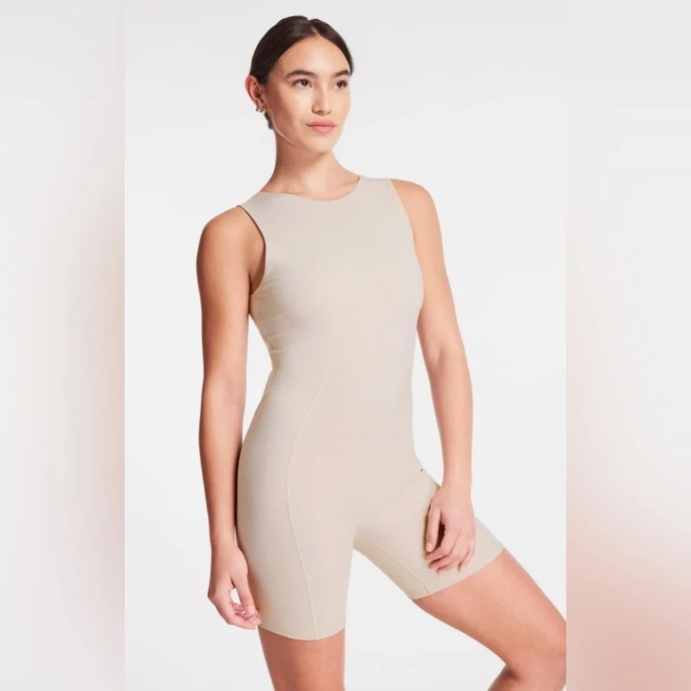 Le Ore Calla Cutout Shorts Catsuit in Ashes Of Roses NWT - Picture 1 of 6
